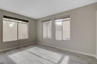 Photo #5: 2350924 Listing 