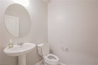 Photo #6: 2350937 Listing 