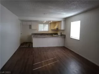 Photo #2: 2350965 Listing 