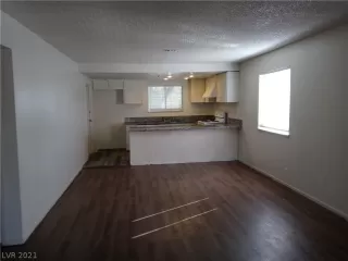 Photo #3: 2350965 Listing 