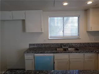 Photo #6: 2350965 Listing 