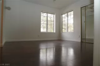 Photo #5: 2350973 Listing 