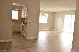 Photo #1: 2351003 Listing