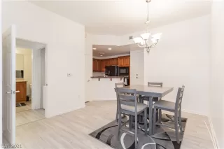 Photo #2: 2351022 Listing