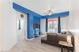 Photo #5: 2351022 Listing