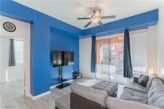 Photo #6: 2351022 Listing