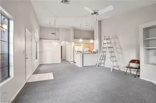 Photo #6: 2351043 Listing