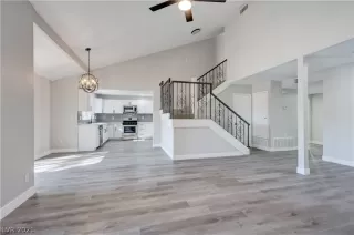 Photo #3: 2351078 Listing