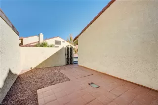 Photo #6: 2351078 Listing