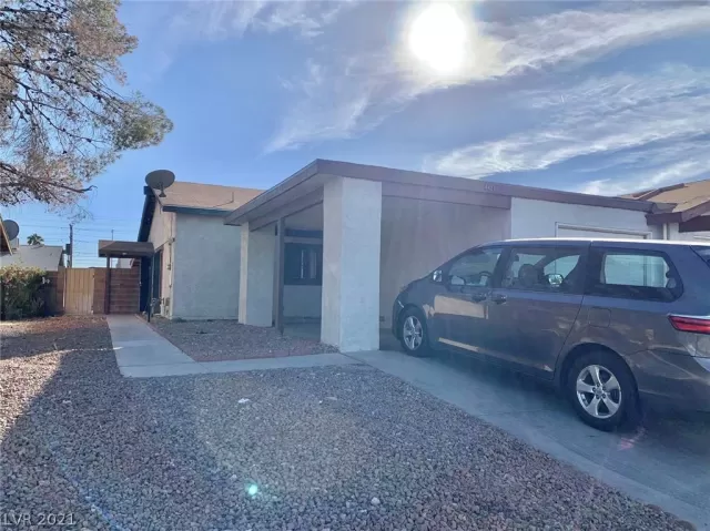 MLS: 2351098 Condo For Sale