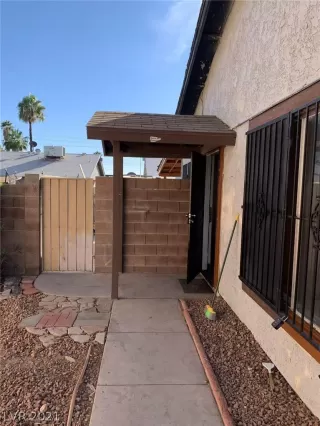 Photo #1: 2351098 Listing 