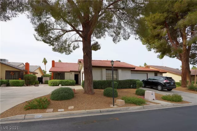 MLS: 2351111 Condo For Sale
