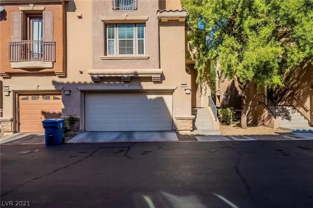 MLS: 2351136 Condo For Sale