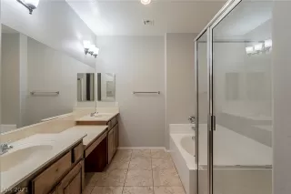 Photo #5: 2351136 Listing