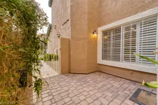 Photo #4: 2351168 Listing