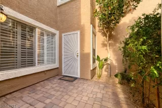 Photo #5: 2351168 Listing