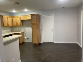 Photo #2: 2351183 Listing 