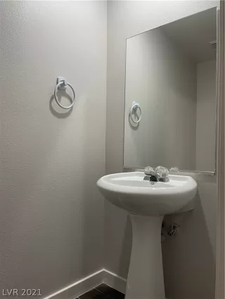 Photo #5: 2351183 Listing 