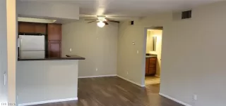 Photo #5: 2351187 Listing 