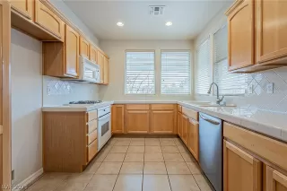 Photo #1: 2351195 Listing