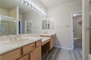 Photo #3: 2351195 Listing