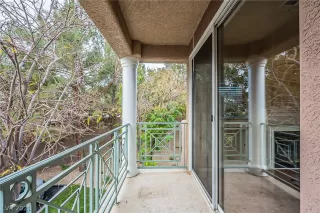 Photo #4: 2351195 Listing