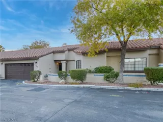 Photo #1: 2351199 Listing