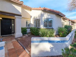 Photo #2: 2351199 Listing