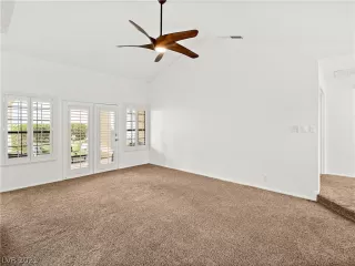 Photo #3: 2351199 Listing