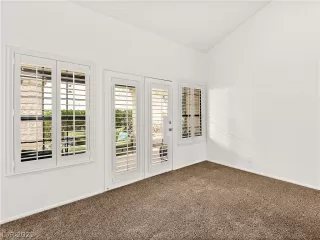 Photo #4: 2351199 Listing