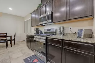 Photo #5: 2351215 Listing 