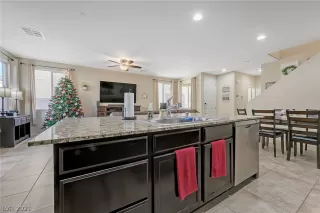 Photo #6: 2351215 Listing 