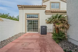 Photo #4: 2351221 Listing