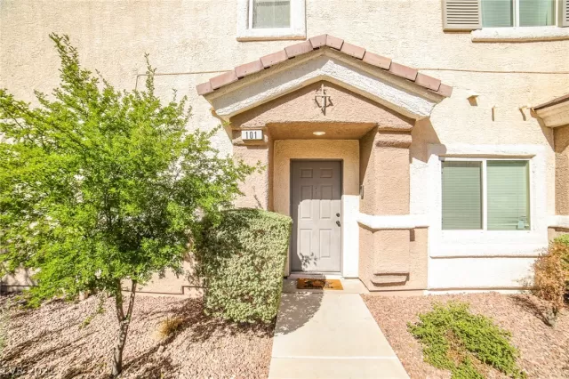 MLS: 2351233 Condo For Sale