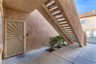 Photo #4: 2351240 Listing