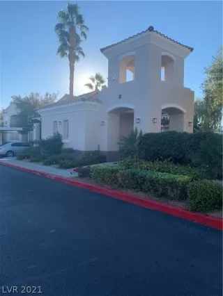 Photo #1: 2351245 Listing