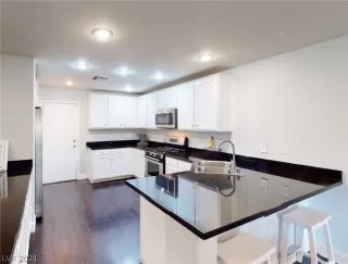 Photo #6: 2351248 Listing