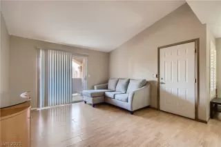 Photo #3: 2351251 Listing