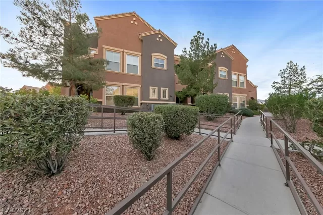 MLS: 2351258 Condo For Sale