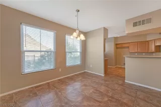 Photo #5: 2351258 Listing