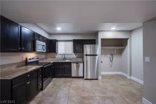 Photo #5: 2351282 Listing 