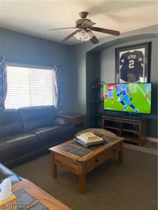 Photo #3: 2351287 Listing