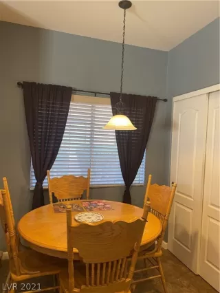 Photo #5: 2351287 Listing