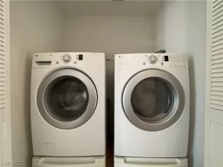 Photo #5: 2351353 Listing 