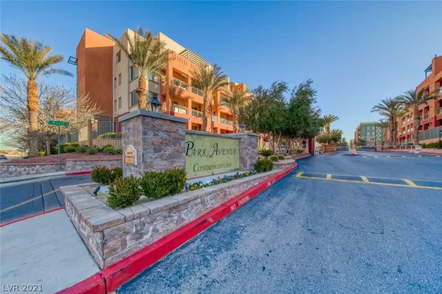 MLS: 2351371 Condo For Sale