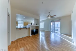 Photo #2: 2351371 Listing