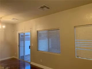 Photo #4: 2351372 Listing