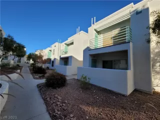 Photo #1: 2351373 Listing