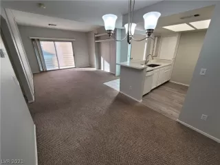 Photo #4: 2351373 Listing