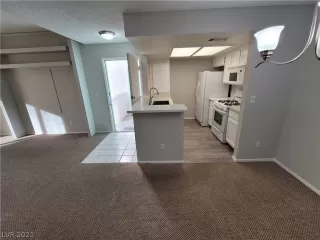 Photo #5: 2351373 Listing